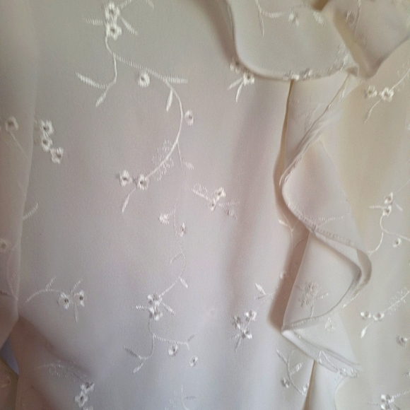 Michelle Michelle Eyelet white blouse - Picture 4 of 12